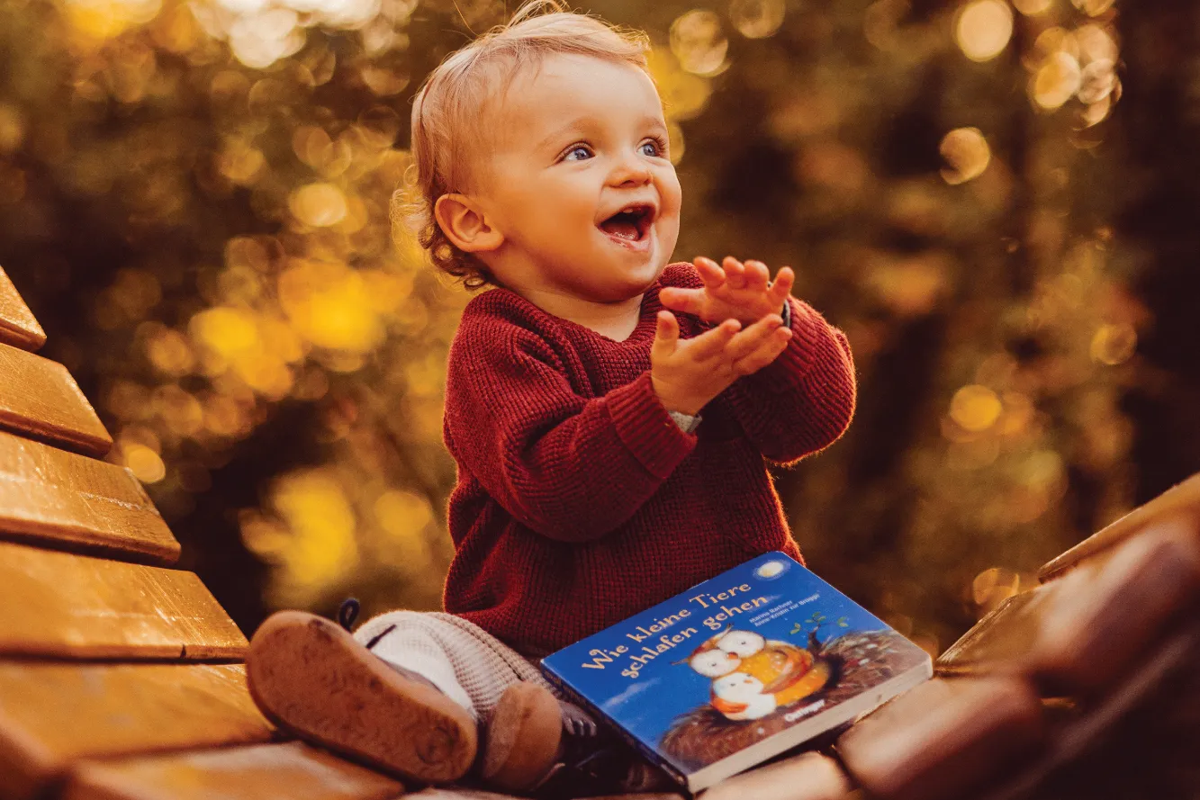 baby mit buch